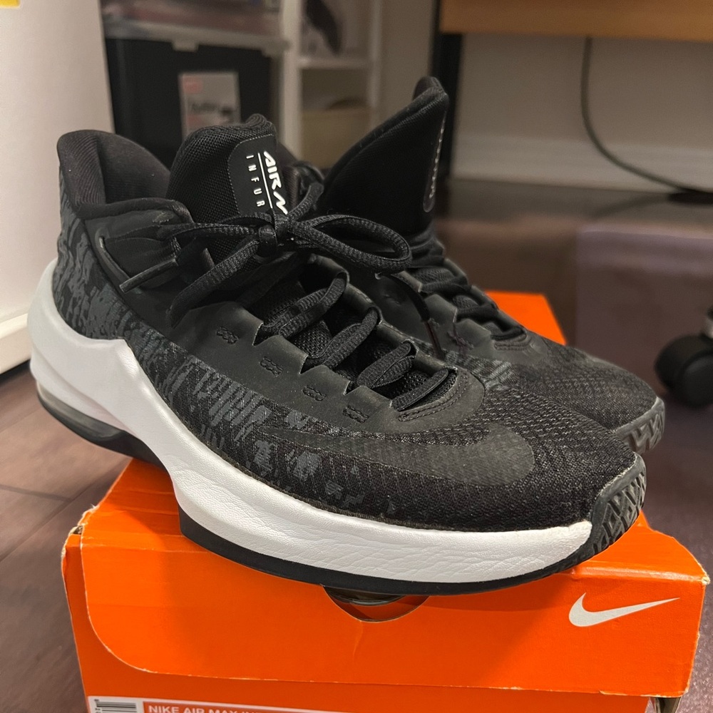 Nike Air Max Infuriate II GS Size 4.5Y